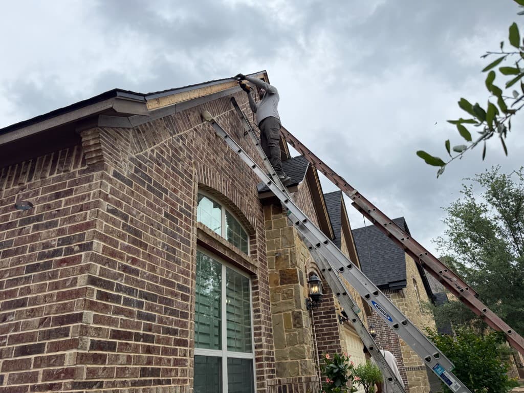 Before soffit and fascia repair in Dallas